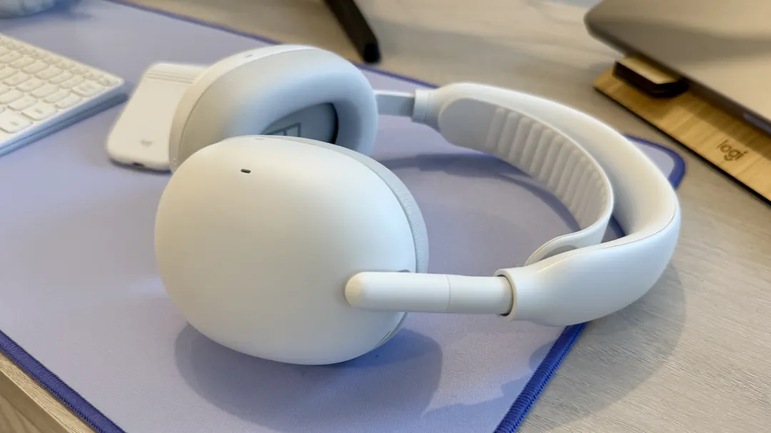 Logitech Zone Vibe Pro Review: Boomless Headset at $270