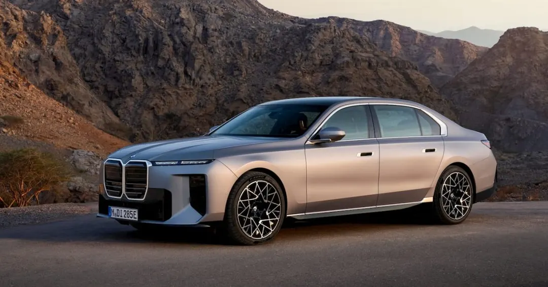 BMW launches i7 chauffeur program in the UK