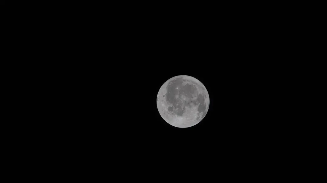 NASA develops batteries for the Moon's extreme temperatures