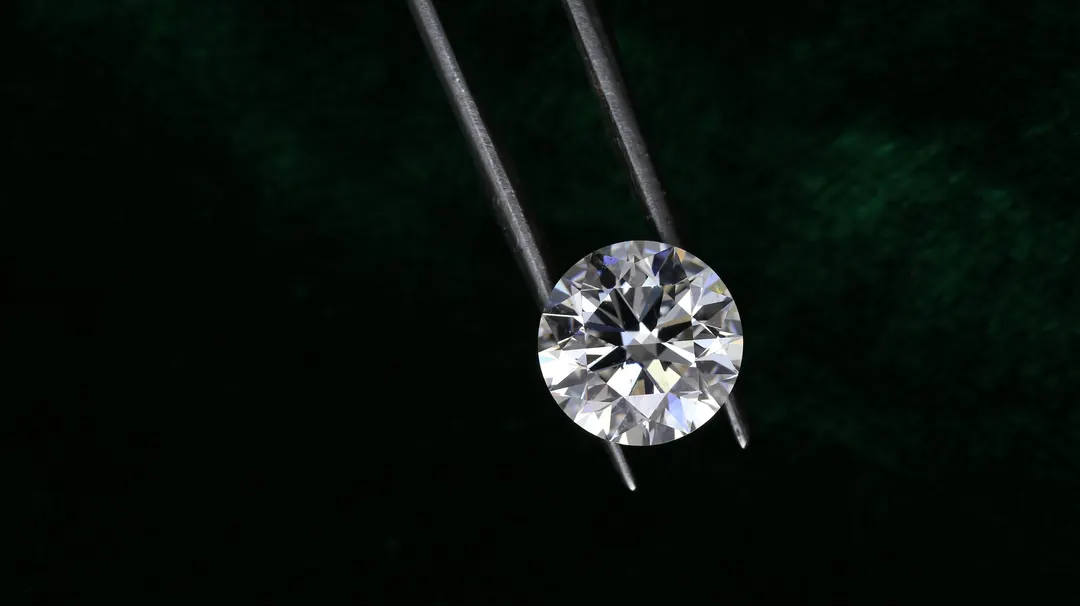 New Chemistry Method Speeds Up Diamond Qubit Search, Finds Blue and UV Candidates