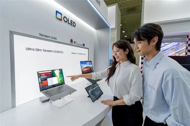 Premium PC demand fuels tandem OLED race between Samsung Display and LG Display