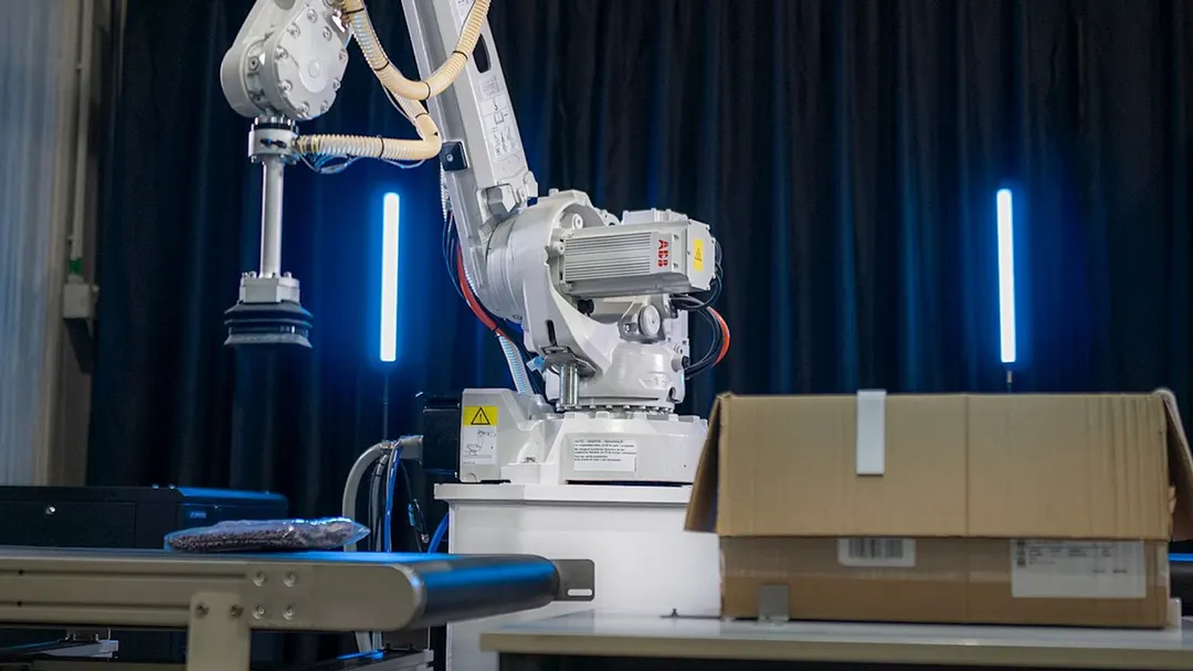 ABB Robotics adds AI Robot Trainer to Fashion Inductor module