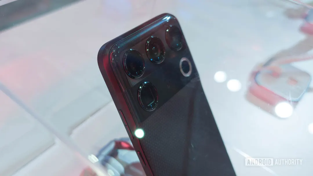 Motorola Signature 27 promises seven years of updates, with a big asterisk