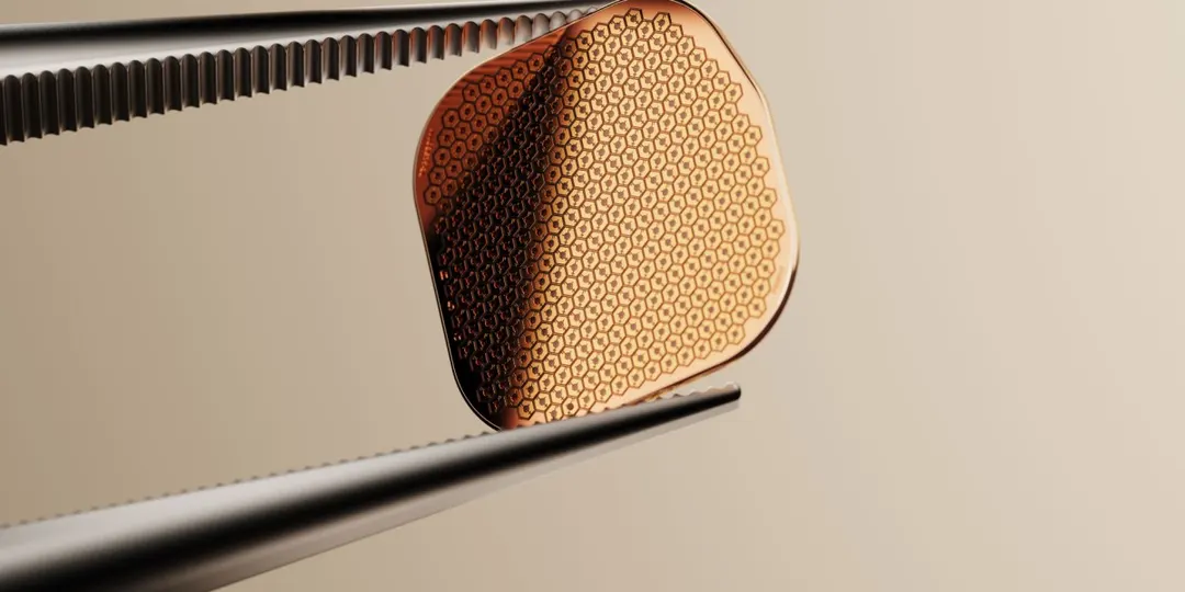 Prima implant restores sight in patients with macular degeneration