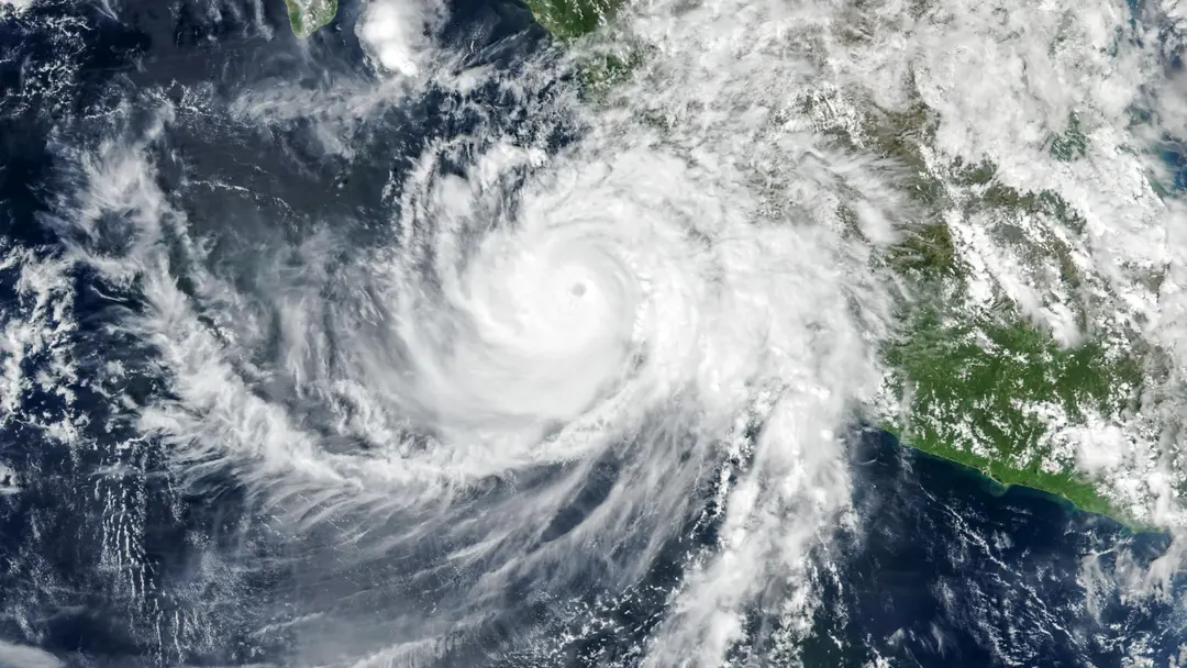 NASA captures atmospheric gravity waves above Hurricane Simon