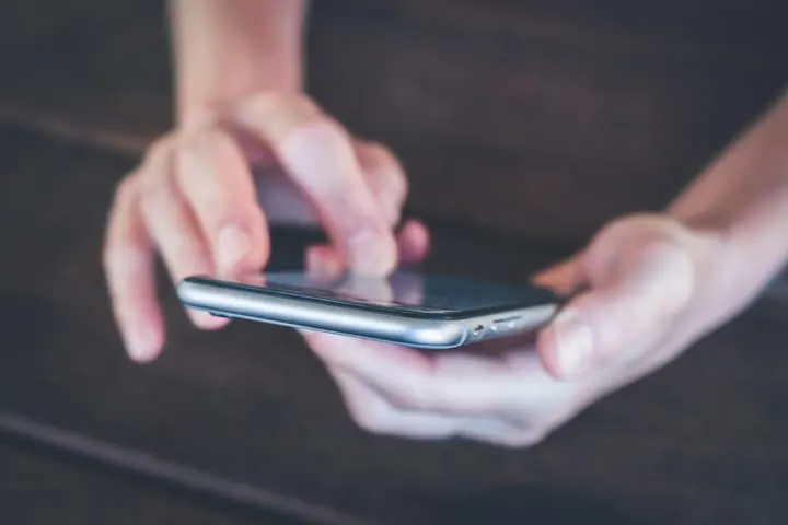 Gloomy handset outlook flattens Transsion IPO