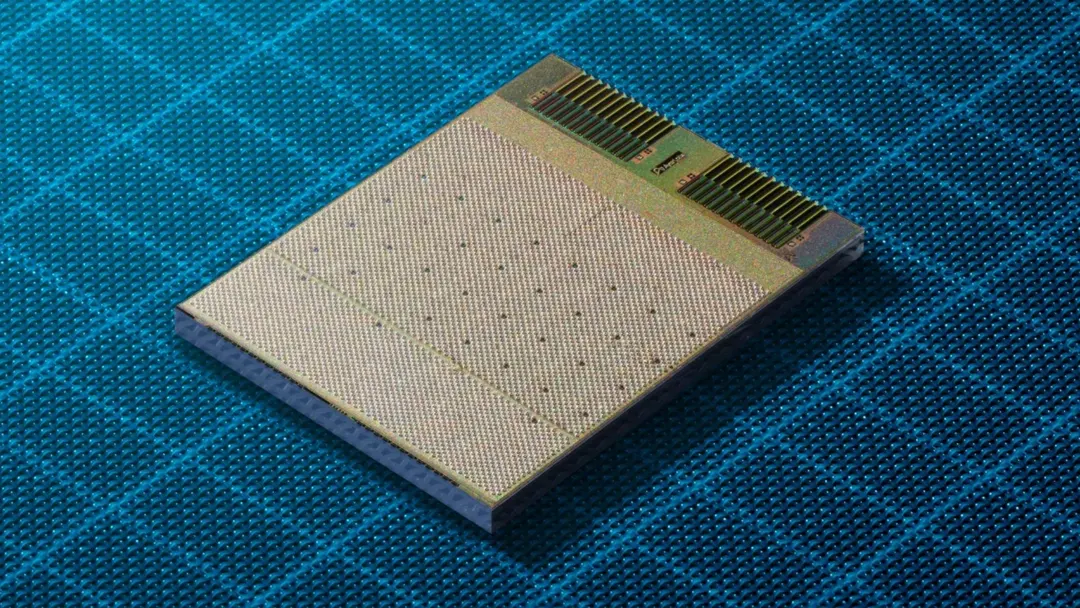 NIST's two-laser optical chip generates precise signals for compact atomic clocks