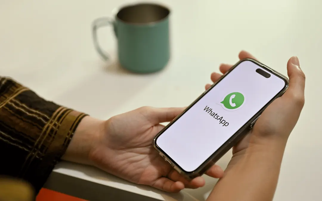 WhatsApp tests in-chat location requests from contacts