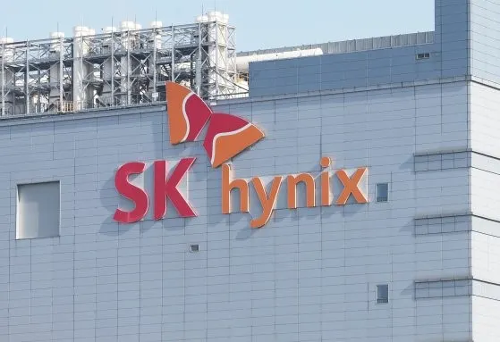 SK Hynix and Korean banks launch $2T won supplier guarantee program
