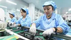 China's growth accelerates to 4.5% on AI-driven exports