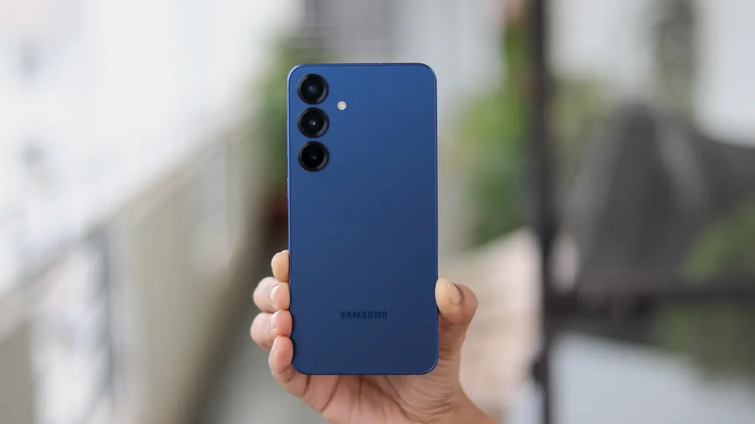 Galaxy S25 gets October 2026 security patch update