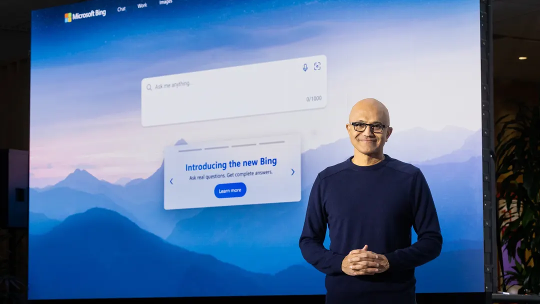 Bing Wallpaper opens Bing when you click the Windows 11 desktop
