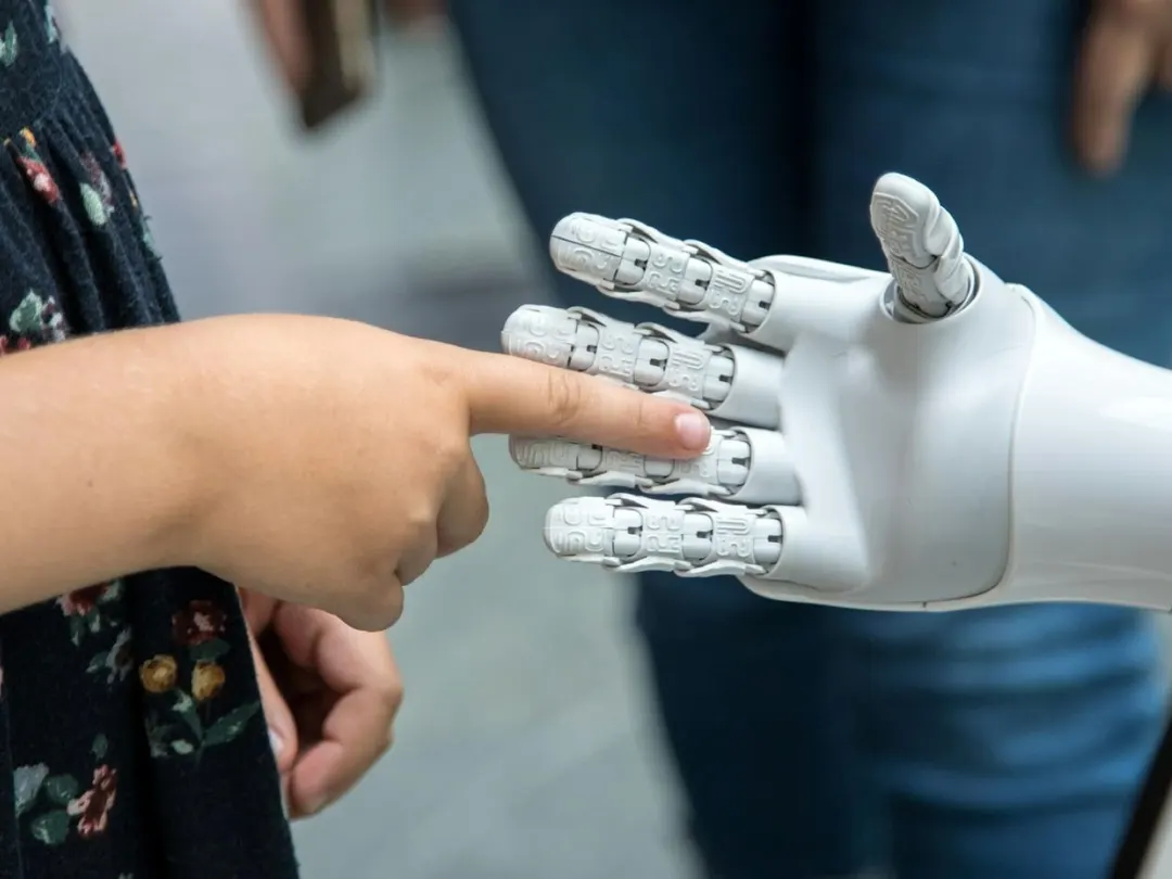 MIT Study Finds AI Distorts Human Memories While Boosting Overconfidence