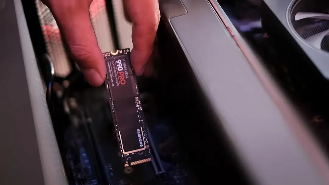 Linus Torvalds confirms Samsung 990 PRO and EVO Plus SSDs lack advertised PCIe feature