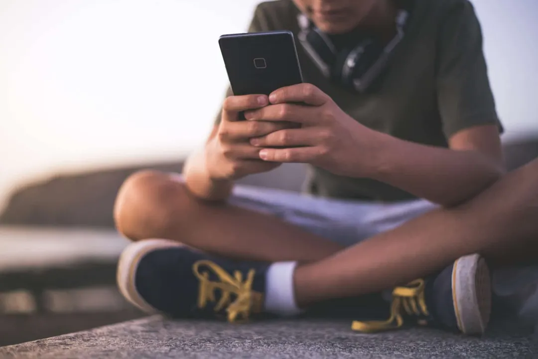 Germany sets graduated age limits for social media