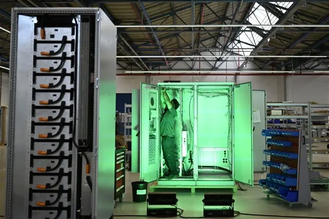 US energy storage supply chain strained by import curbs and manufacturing bottlenecks