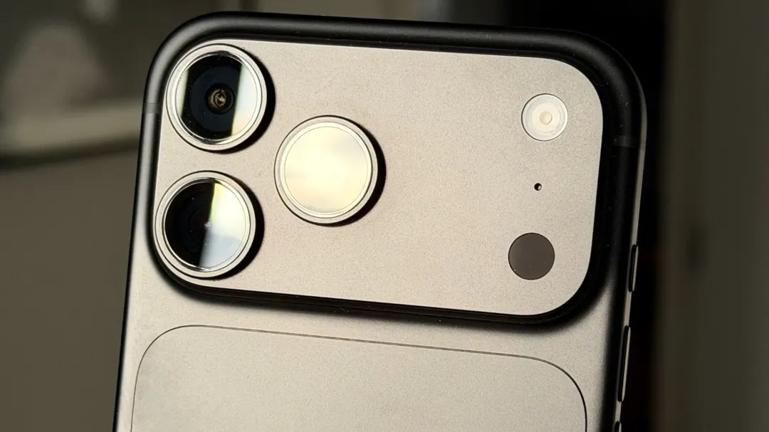 Pros criticize iPhone 18 Pro Camera app over aperture flares and missing controls
