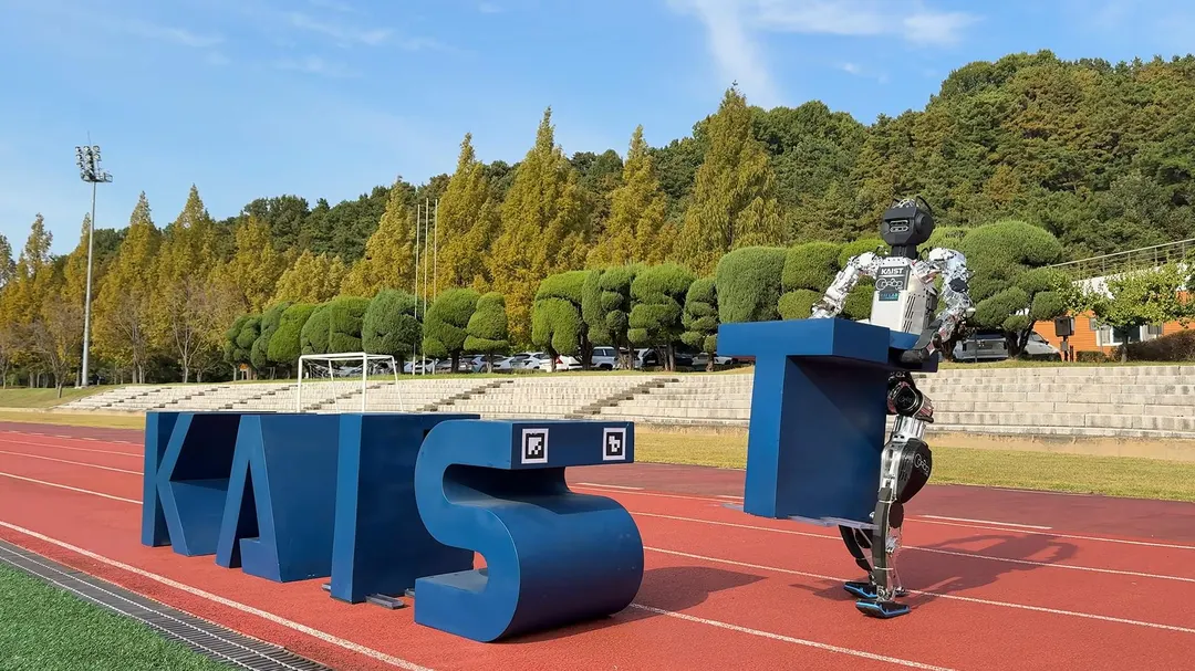 KAIST Humanoid v0.9 pushes 35 kg and lifts 20 kg while walking