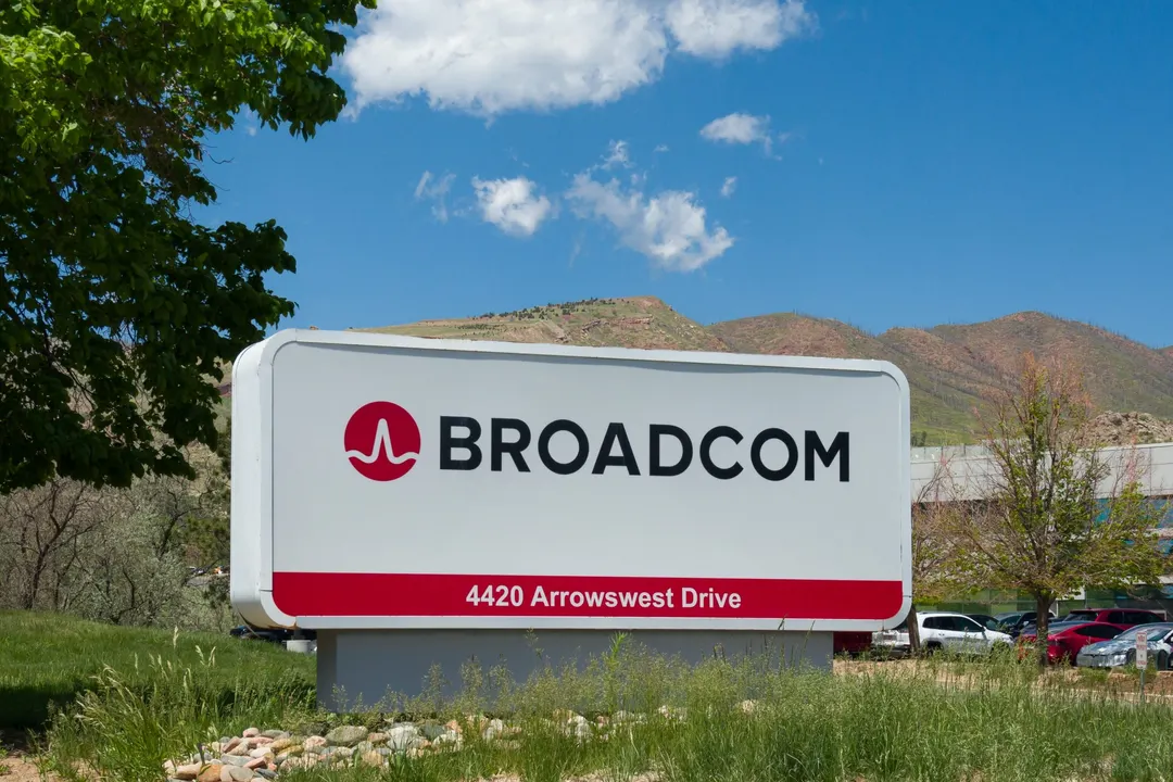 Broadcom signs 10-year VMware deal with NTT Docomo