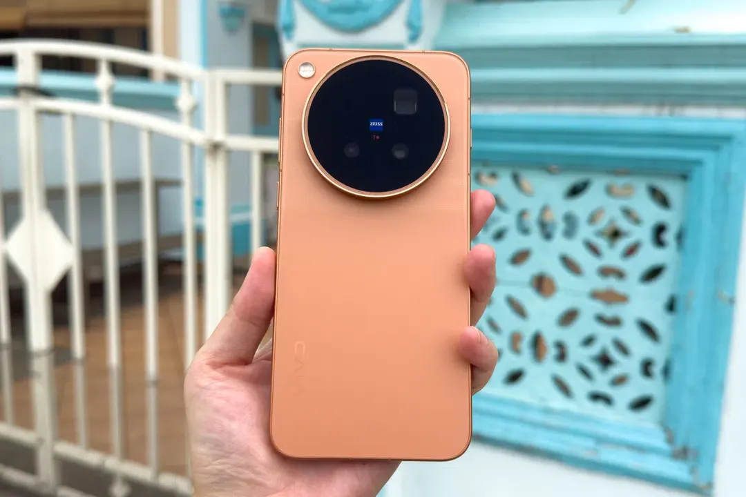 Vivo X500 Pro Max review: Dimensity 9600 Pro and 7,800mAh battery for S$2,499