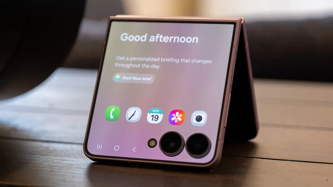 Galaxy Z Flip 8 review: thinner body, price up to $1,199