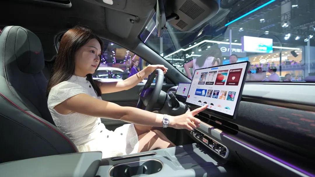 Bain: 58% of Chinese car buyers prioritize tech over price