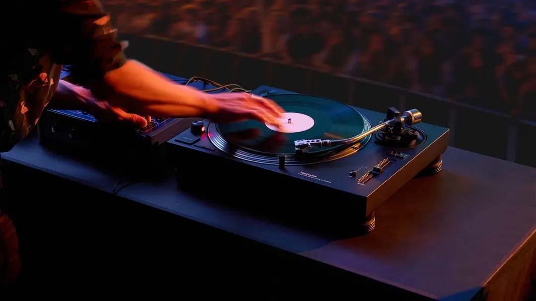 Technics unveils SL-1210MKX DJ turntable for £1299