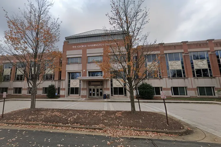 Amazon withdraws data center campus application in Ashburn, Virginia
