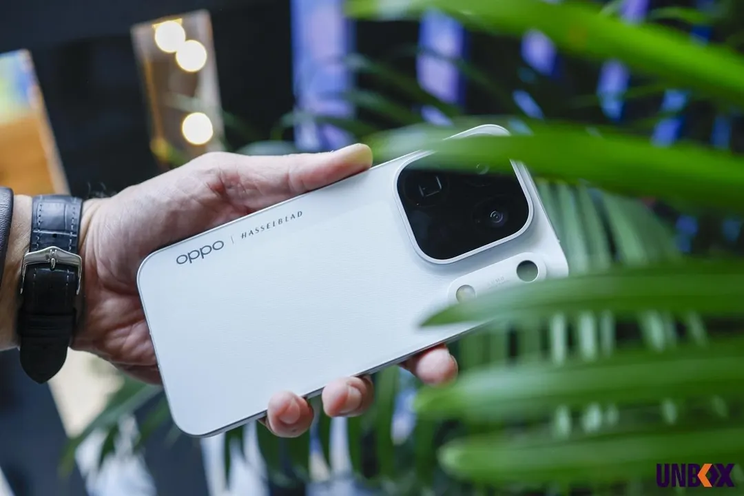Oppo Find X10 Pro Max debuts as first phone with three 200MP cameras