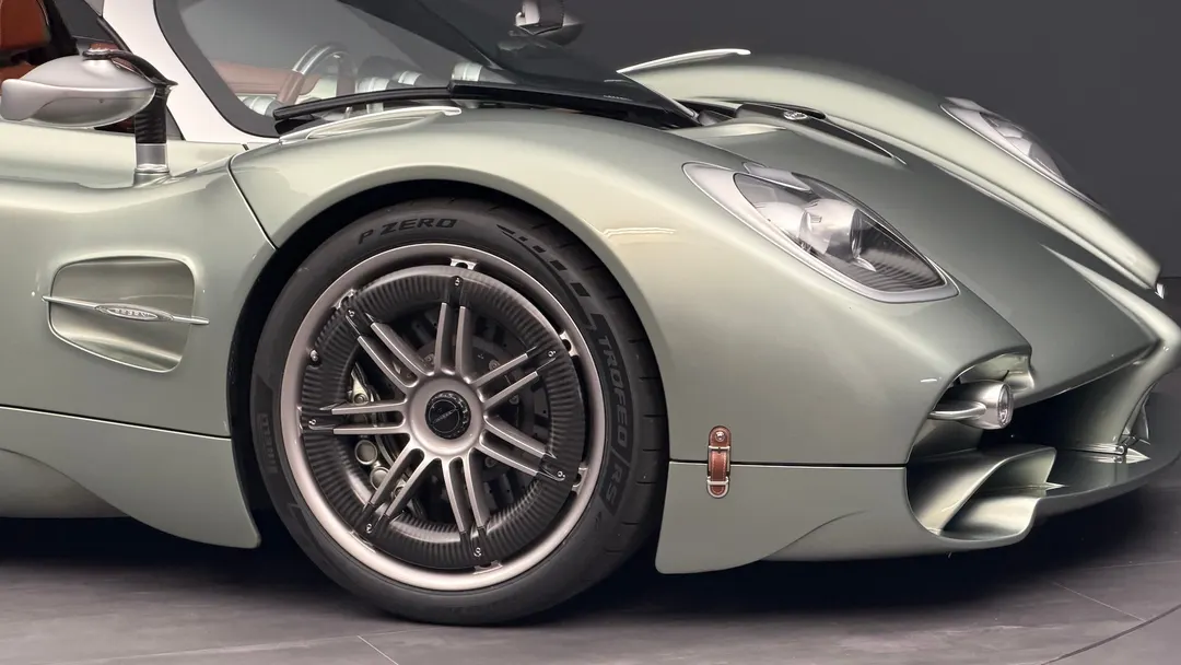 Pirelli Cyber Tire test: 5.7 meters shorter stopping distance