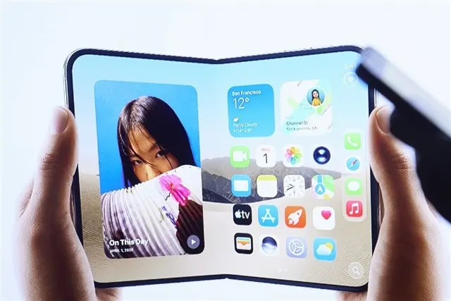 Apple raises iPhone Duo shipment target 44% on strong preorders