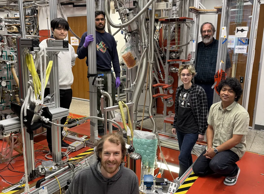 Northwestern traps a single positron in first antimatter quantum cyclotron for months