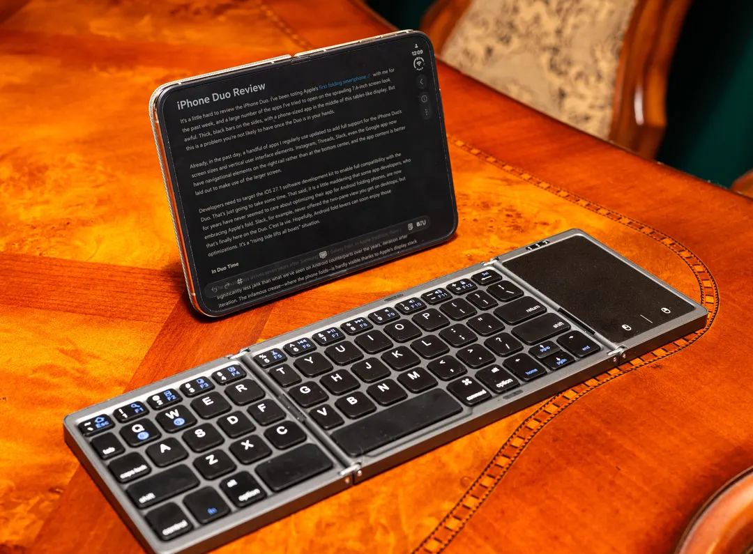 A Full Workday on the iPhone Duo: 7.6-Inch Screen Handles Light Tasks