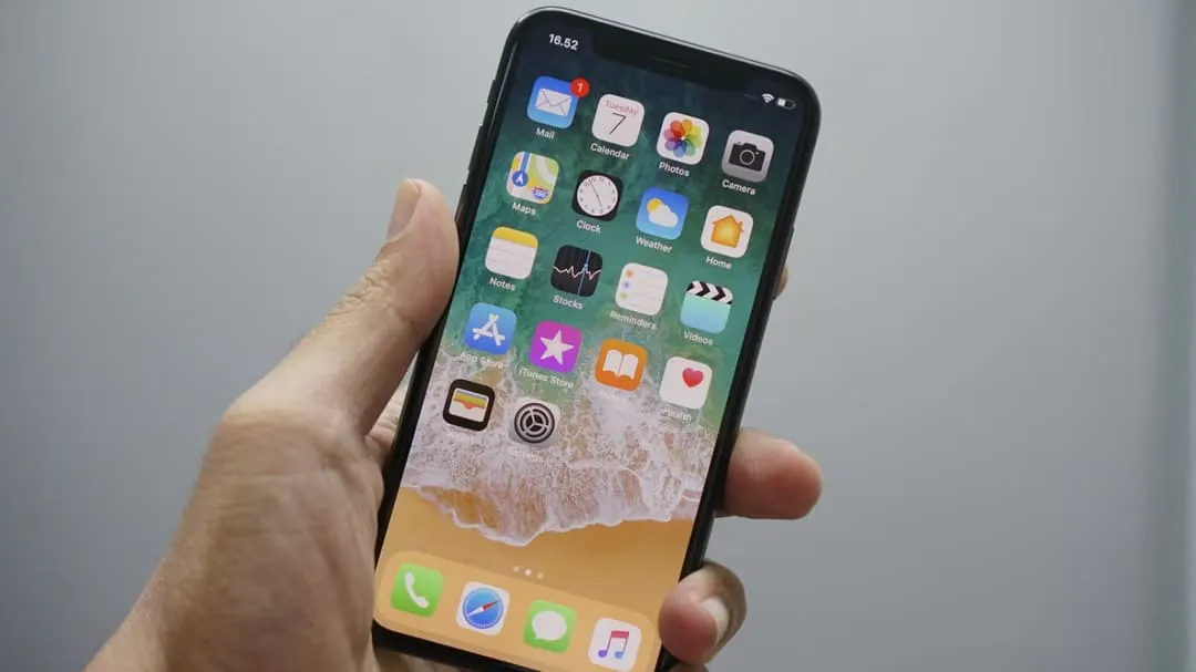 Apple warns looters stolen iPhones are tracked and must be returned