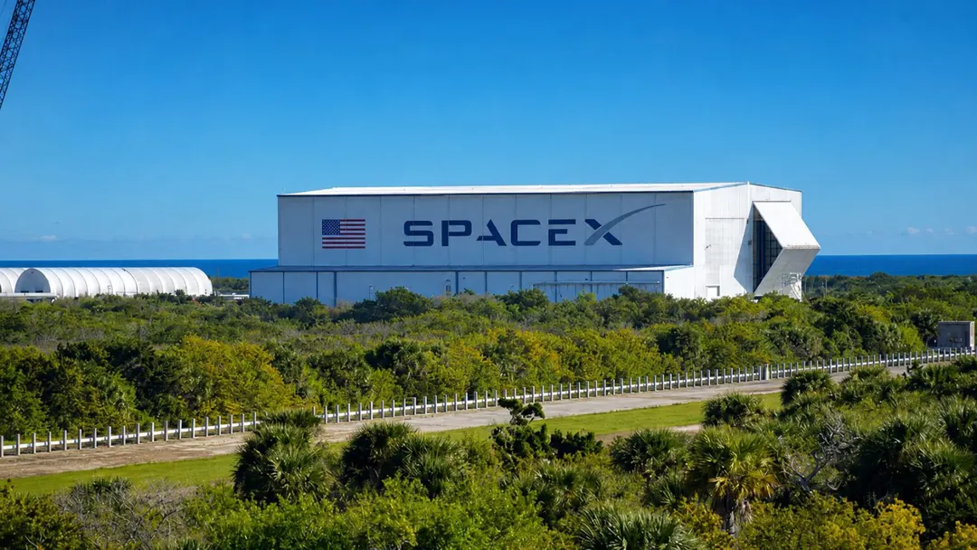 SpaceX posts first profit: $4.4B net income in Q3