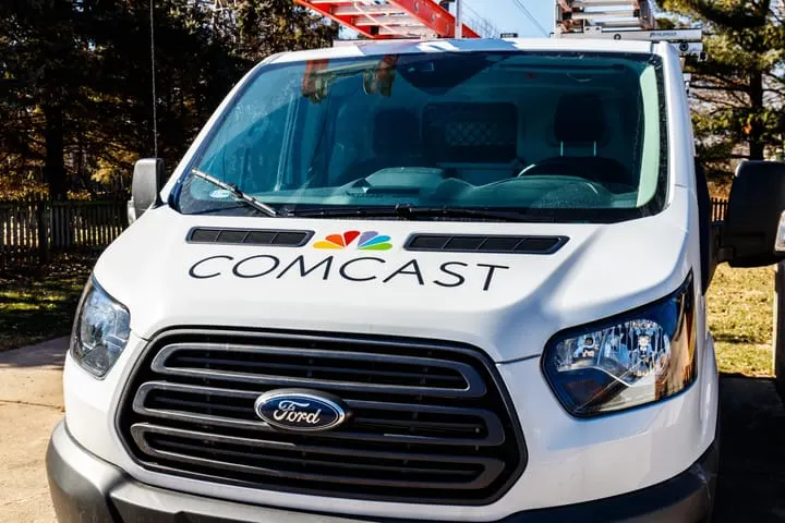 Comcast sheds more broadband subs as restructuring and layoffs loom