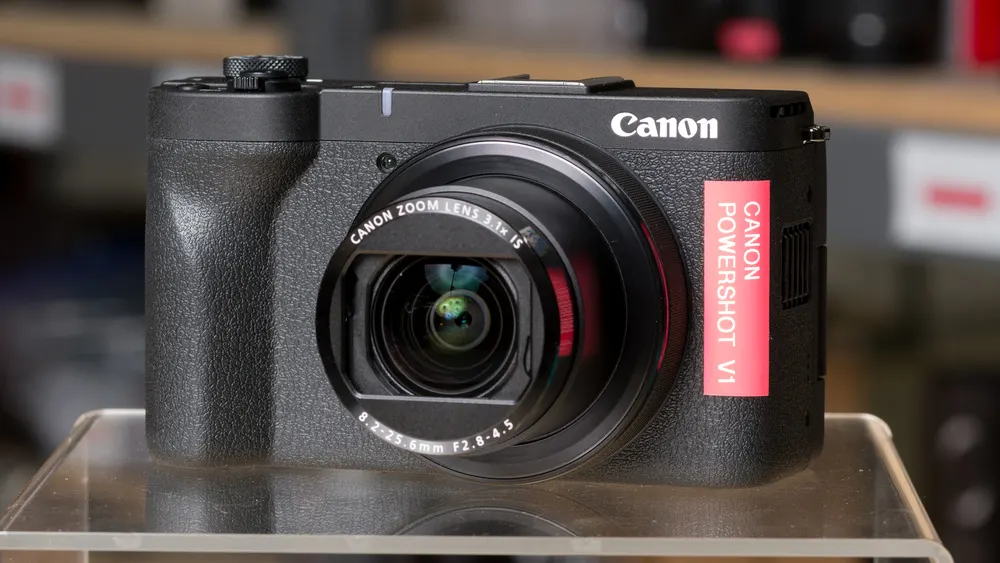 Canon PowerShot V1 review: 1.4-inch sensor and 16-50mm zoom for vlogging