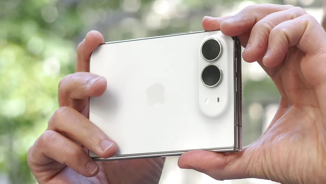 iPhone Duo zoom test: missing telephoto lens shows at 4x
