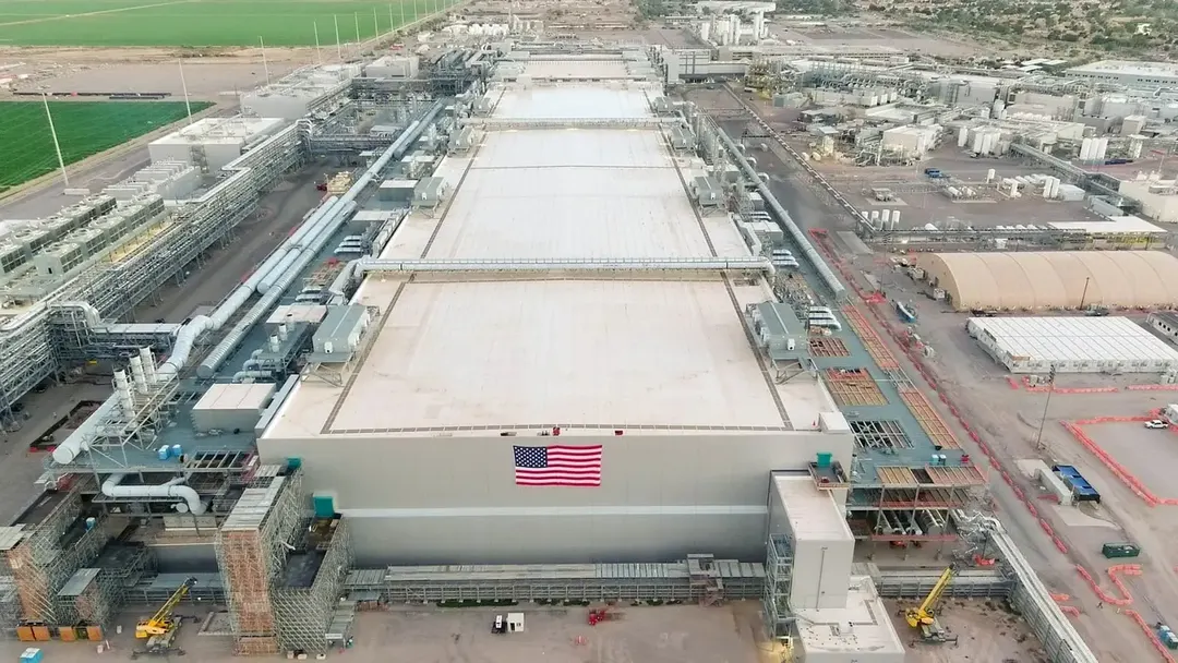 Intel begins equipping new Fab 62 chip plant in Arizona