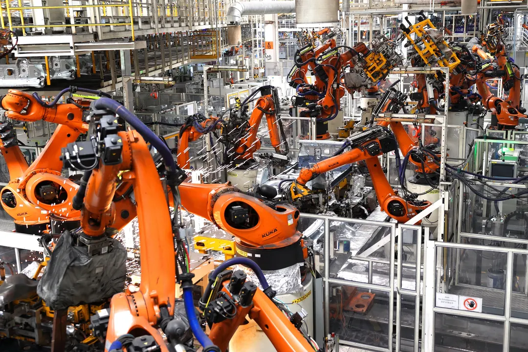 China Makes and Installs 59% of World's Industrial Robots