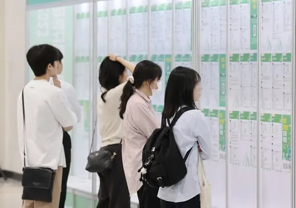 Bank of Korea: AI boom deepens youth job woes