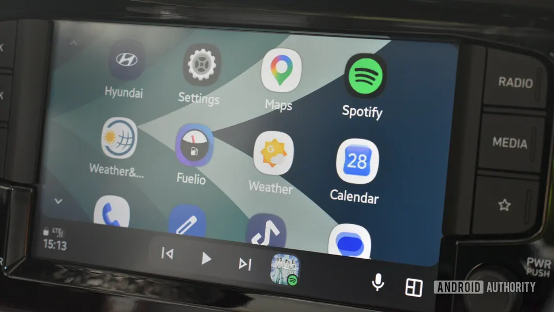 Android Auto Maker runs almost any app on your car screen