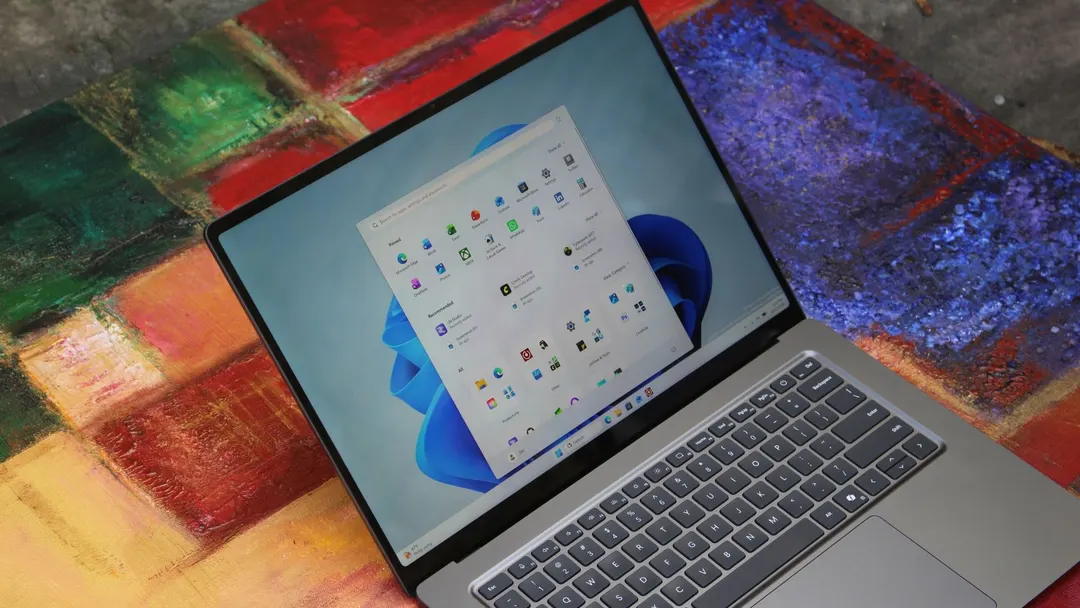 Surface Laptop Ultra firmware fixes screen flickering and long reboots