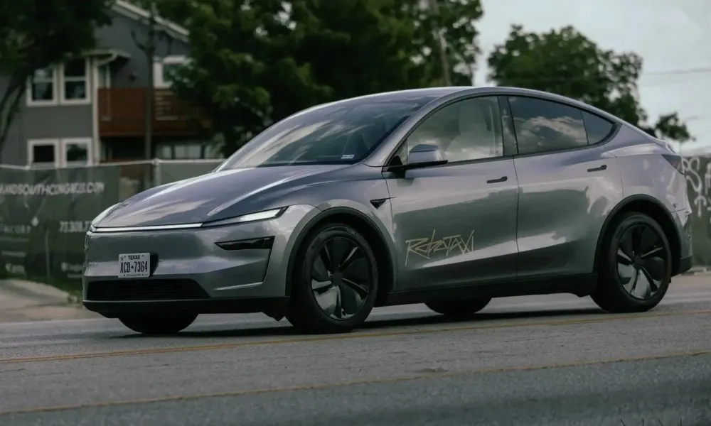 Tesla expands Houston Robotaxi geofence in rocket shape