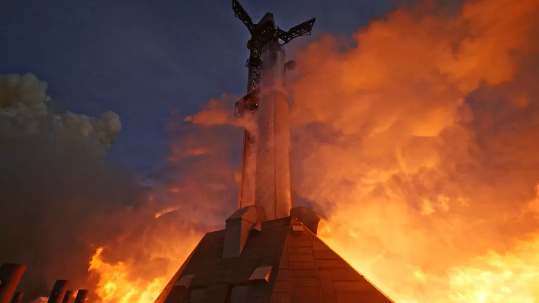 SpaceX fires all 33 Raptor engines on Booster 22 ahead of Starship Flight 15