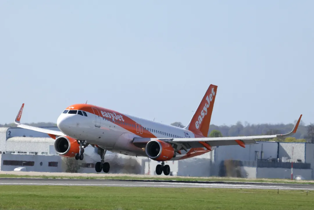 EasyJet to equip entire Airbus fleet with Starlink, leaving Ryanair as lone holdout