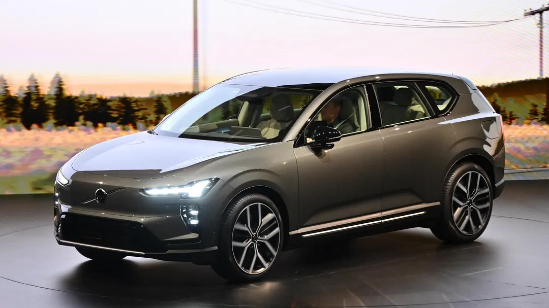 Volvo shares steady after 30% plunge