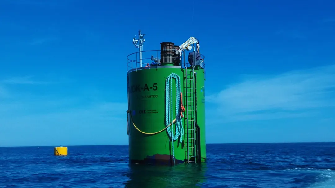 High-tech buoys turn ocean waves into usable electricity