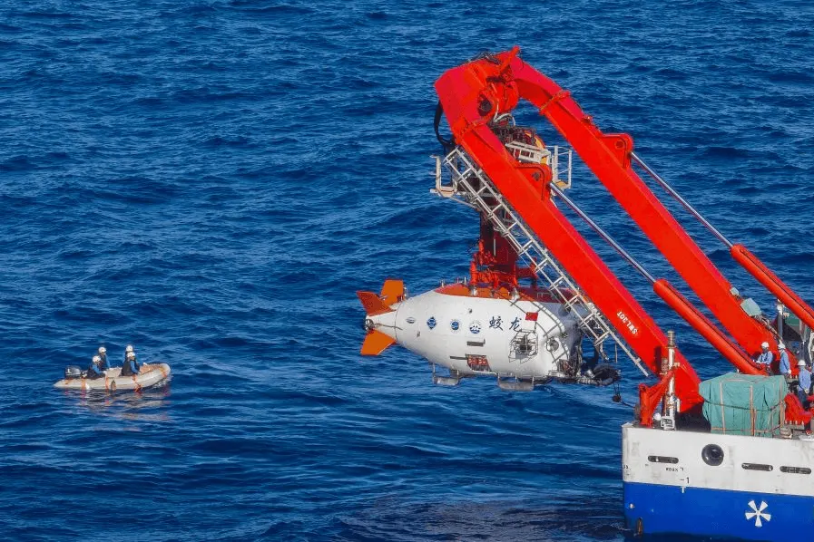 Upgraded Jiaolong submersible completes 7,000-meter trials, dives to 7,056.9 m
