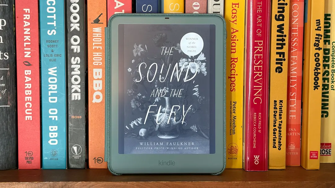 Kindle Paperwhite Signature Edition (2026) review: aluminum back and pogo pins